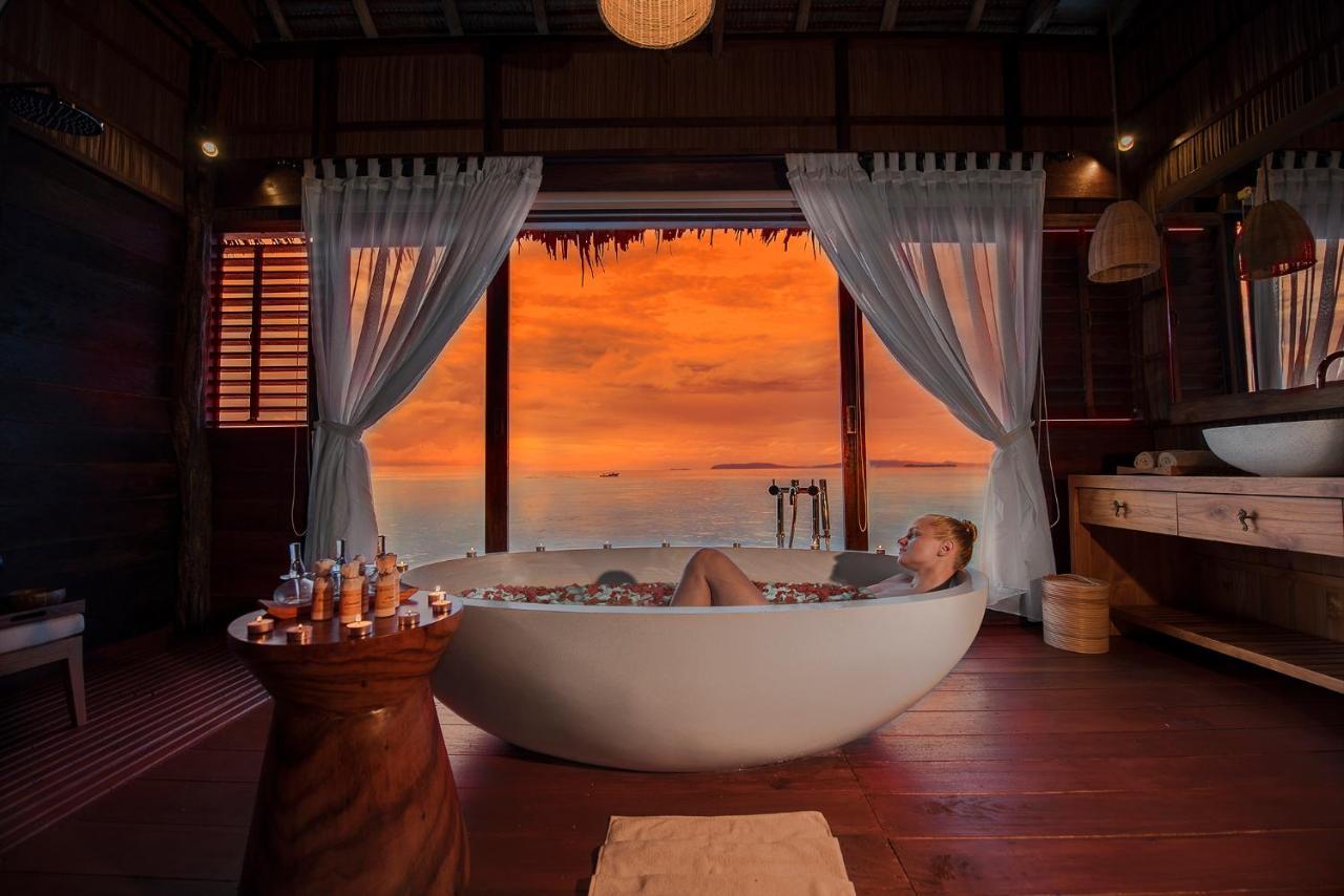 Papua Paradise Eco Resort Pulau Birie Exteriör bild