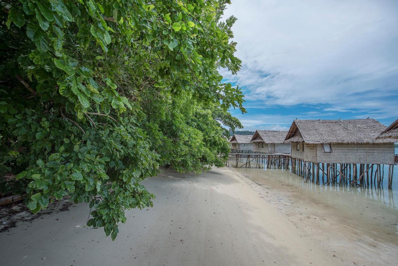 Papua Paradise Eco Resort Pulau Birie Exteriör bild